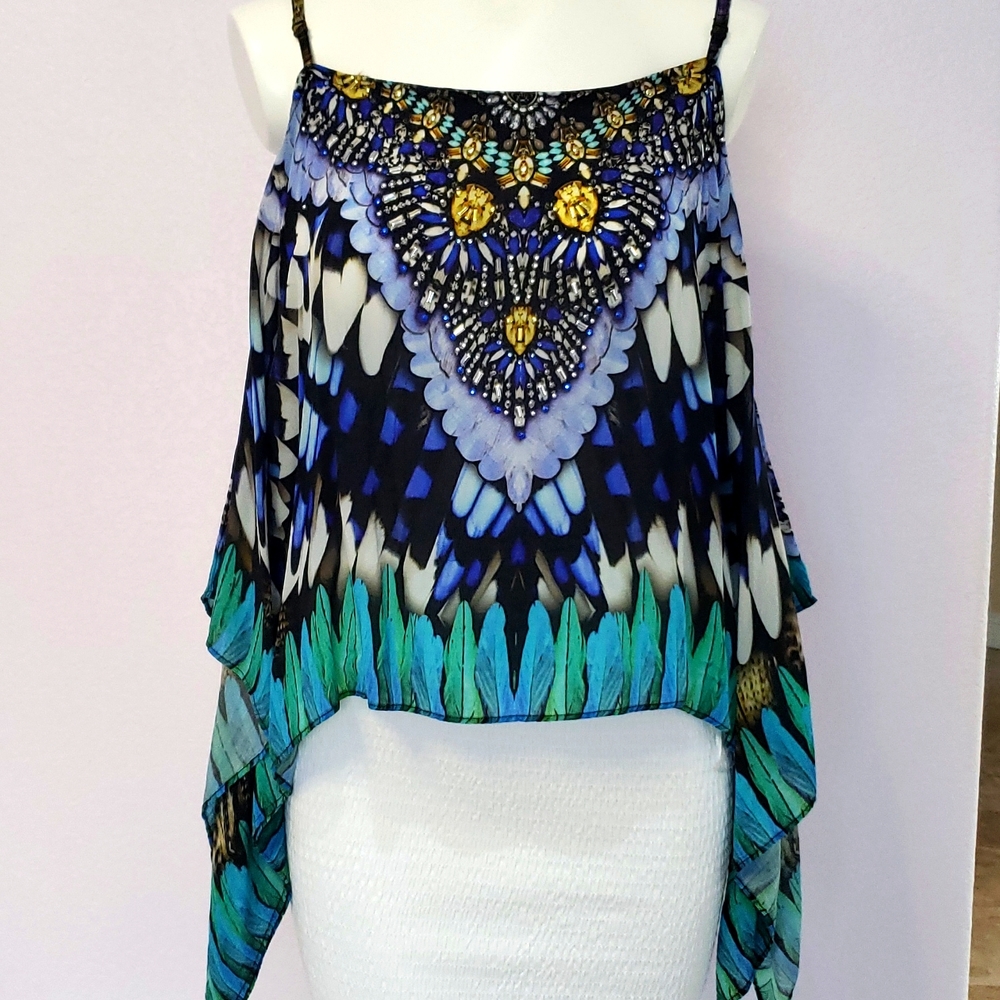 Shahia Parides top.